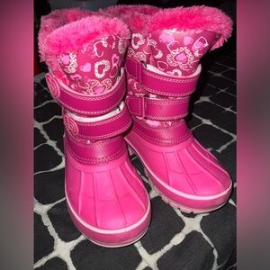Ducko pink winter boots, size 12 for little girl.